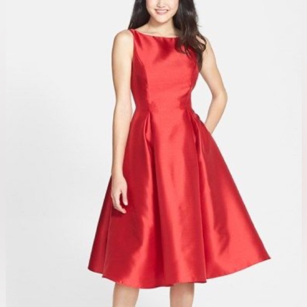 Elegant Red Sleeveless Dress